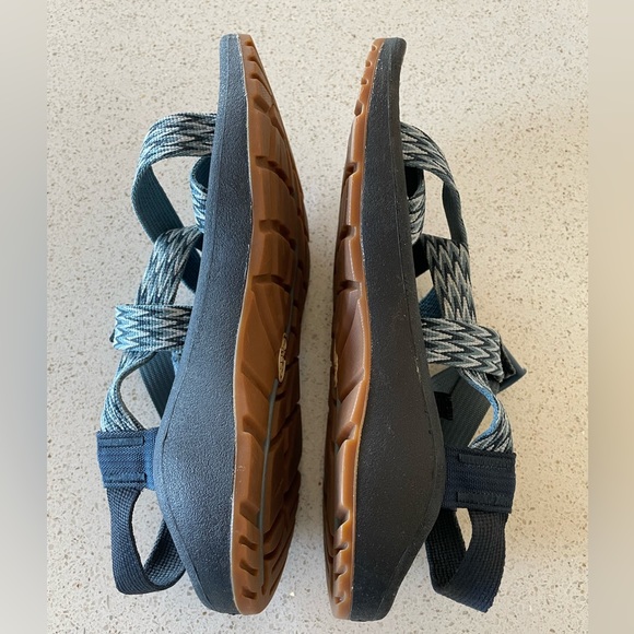 Womens Chaco’s Size 7 Blue Chevron Pattern - Picture 6 of 7